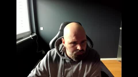 Snapshot of uncle_bear chatting on March 12, 11:31 am Uncle Bear online show from March 12, 11:31 am