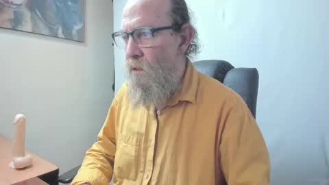 Uncle Hottie online show from March 3, 5:41 pm