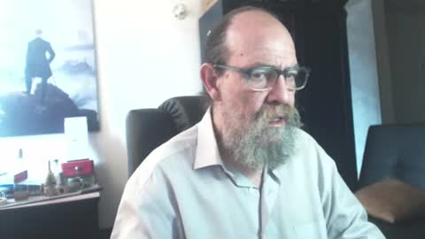 Snapshot of uncle_hottiecb chatting on July 10, 3:14 pm Uncle Hottie online show from July 10, 3:14 pm