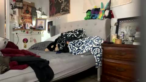 Chris online show from March 16, 1:22 am