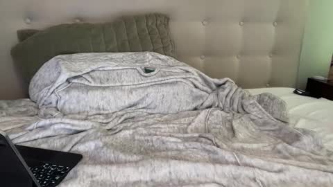 uncutnudist online show from September 17, 12:23 am