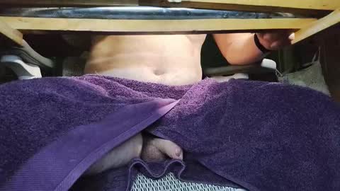 Under the desk online show from November 3, 9:48 pm