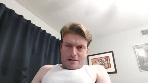 Snapshot of undress_me_ chatting on December 28, 11:52 am undress me online show from December 28, 11:52 am