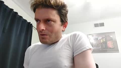 Snapshot of undress_me_ chatting on October 13, 1:33 pm undress me online show from October 13, 1:33 pm