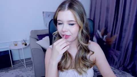 Alice online show from February 19, 2:44 pm