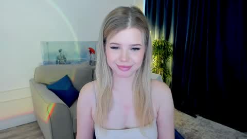 Snapshot of unforgettablalice chatting on May 20, 4:18 am Alice online show from May 20, 4:18 am