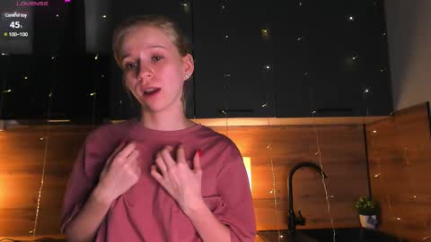 Snapshot of unforgettable_emotions chatting on February 13, 12:24 am Im online every day 1700 GMT-4 online show from February 13, 12:24 am