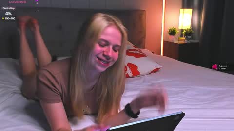 Snapshot of unforgettable_emotions chatting on March 1, 10:42 pm Im online every day 1700 GMT-4 online show from March 1, 10:42 pm