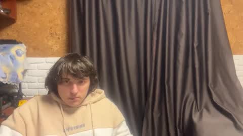 Snapshot of unholy_heat chatting on December 14, 10:47 pm Anri online show from December 14, 10:47 pm