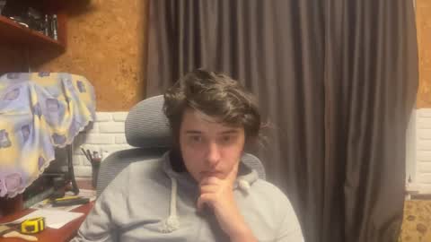 Snapshot of unholy_heat chatting on April 11, 10:58 pm Anri online show from April 11, 10:58 pm