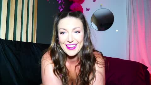 Holly online show from April 8, 2:22 am