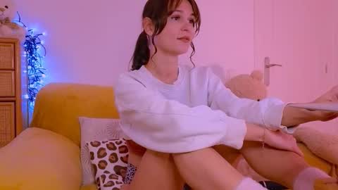 Snapshot of unic0rnporn chatting on February 4, 12:11 pm Alice online show from February 4, 12:11 pm