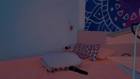 Snapshot of unic0rnporn chatting on January 5, 7:17 pm Alice online show from January 5, 7:17 pm