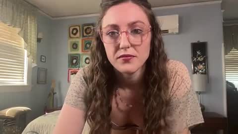 Lola Moonstone online show from June 14, 3:14 pm
