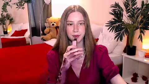 unreal_lady online show from June 26, 1:48 pm