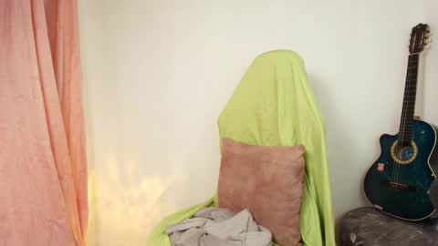 Snapshot of unu_nai chatting on February 12, 1:11 am new INSTA online show from February 12, 1:11 am