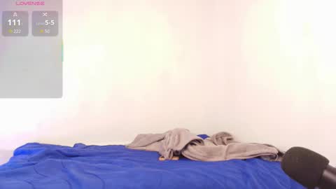 Snapshot of unu_nai chatting on February 23, 2:20 am new INSTA online show from February 23, 2:20 am