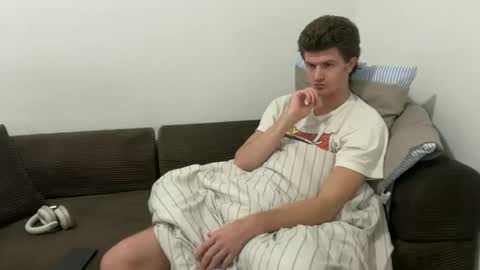 Stepbro online show from March 22, 7:39 pm
