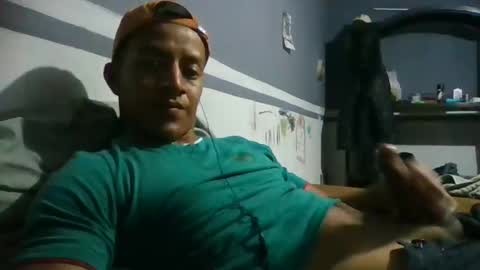 Snapshot of ur855224 chatting on January 10, 7:43 am EL CAMA online show from January 10, 7:43 am