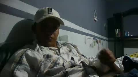 Snapshot of ur855224 chatting on January 18, 1:09 am EL CAMA online show from January 18, 1:09 am