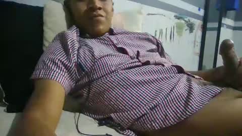 Snapshot of ur855224 chatting on February 7, 1:37 pm EL CAMA online show from February 7, 1:37 pm