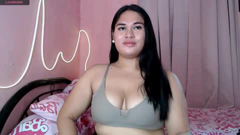 Snapshot of ur_baby_rebbecca chatting on March 8, 1:14 am SINGLE online show from March 8, 1:14 am