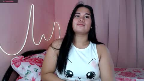 Snapshot of ur_baby_rebbecca chatting on March 13, 12:39 am SINGLE online show from March 13, 12:39 am