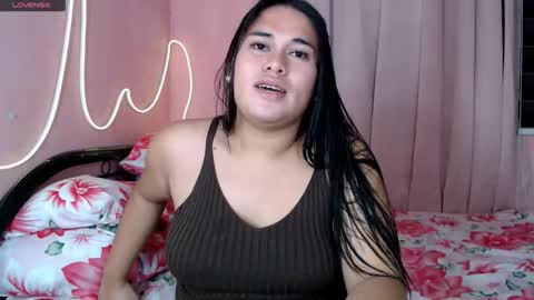 Snapshot of ur_baby_rebbecca chatting on March 16, 12:42 pm SINGLE online show from March 16, 12:42 pm