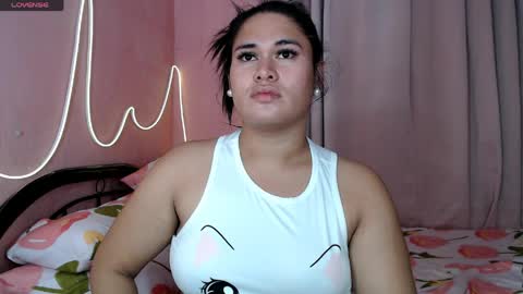 Snapshot of ur_baby_rebbecca chatting on March 29, 1:22 pm SINGLE online show from March 29, 1:22 pm