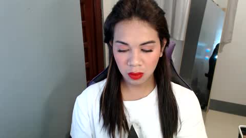 Vee online show from January 2, 2:22 am