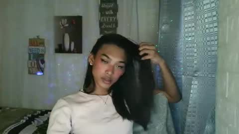 ur_dazzlingmorenaxx online show from January 7, 4:59 am