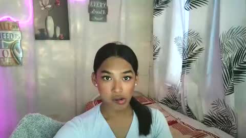 ur_dazzlingmorenaxx online show from April 10, 2:39 am