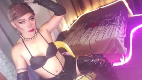 MISS ANNA online show from December 5, 2:53 am