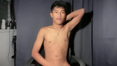 Snapshot of ur_fuckerbttm chatting on October 1, 11:33 pm ur_fuckerbttm online show from October 1, 11:33 pm