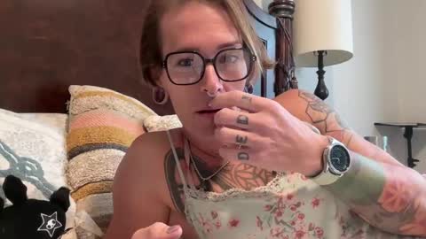 Goddess online show from November 15, 7:10 pm