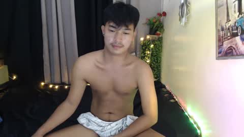 Snapshot of ur_hugechinito chatting on March 2, 10:48 pm ur_hugechinito online show from March 2, 10:48 pm