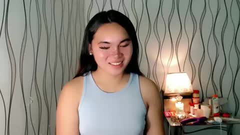 Snapshot of ur_innocent_girlx chatting on January 6, 12:36 am QUEENSY online show from January 6, 12:36 am