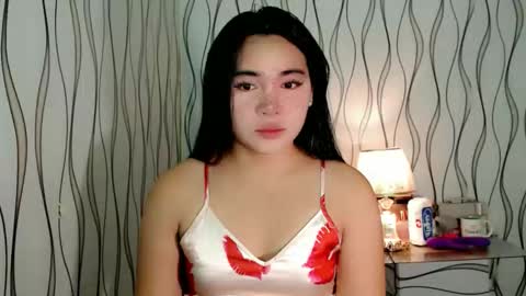 Snapshot of ur_innocent_girlx chatting on January 10, 3:52 am QUEENSY online show from January 10, 3:52 am