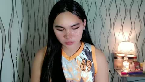 Snapshot of ur_innocent_girlx chatting on February 6, 12:19 pm QUEENSY online show from February 6, 12:19 pm