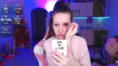 Snapshot of ur_kitty__ chatting on May 1, 1:05 pm Lera online show from May 1, 1:05 pm