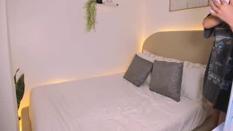 Veronica Lodge online show from March 1, 1:18 pm