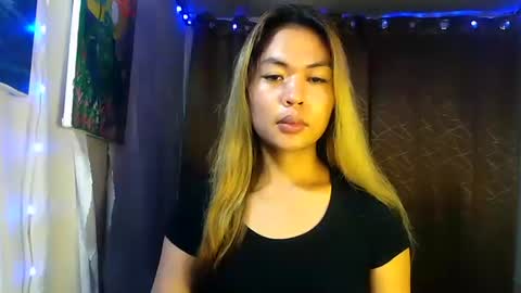 Snapshot of ur_perfectgirlmsa chatting on January 20, 5:16 pm Ms. A lets go pass or pvt show online show from January 20, 5:16 pm