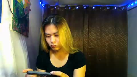 Snapshot of ur_perfectgirlmsa chatting on February 6, 2:04 pm Ms. A lets go pass or pvt show online show from February 6, 2:04 pm