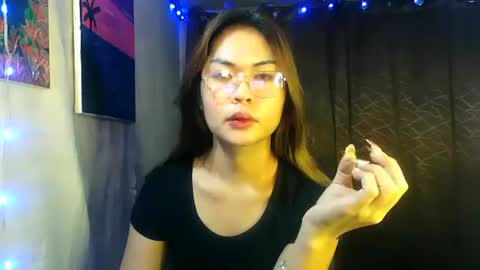 Snapshot of ur_perfectgirlmsa chatting on February 26, 5:20 am Ms. A lets go pass or pvt show online show from February 26, 5:20 am