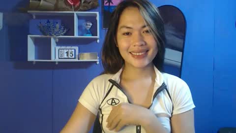 Snapshot of ur_perfectgirlmsa chatting on October 15, 7:25 pm Ms. A lets go pass or pvt show online show from October 15, 7:25 pm