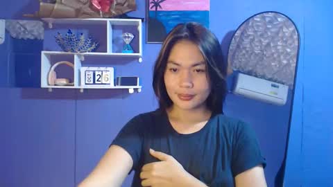 Snapshot of ur_perfectgirlmsa chatting on October 25, 11:43 pm Ms. A lets go pass or pvt show online show from October 25, 11:43 pm