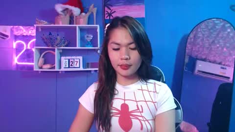 Snapshot of ur_perfectgirlmsa chatting on November 26, 11:50 pm Ms. A lets go pass or pvt show online show from November 26, 11:50 pm