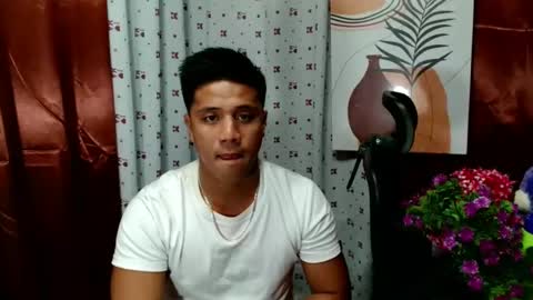 Snapshot of ur_pinoydave chatting on December 3, 1:10 pm Dave online show from December 3, 1:10 pm