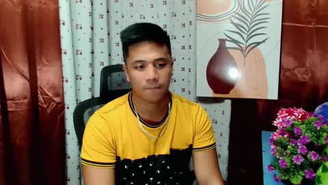 Snapshot of ur_pinoydave chatting on December 16, 10:18 am Dave online show from December 16, 10:18 am