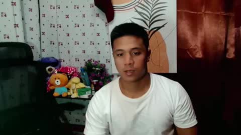 Snapshot of ur_pinoydave chatting on January 23, 2:55 am Dave online show from January 23, 2:55 am